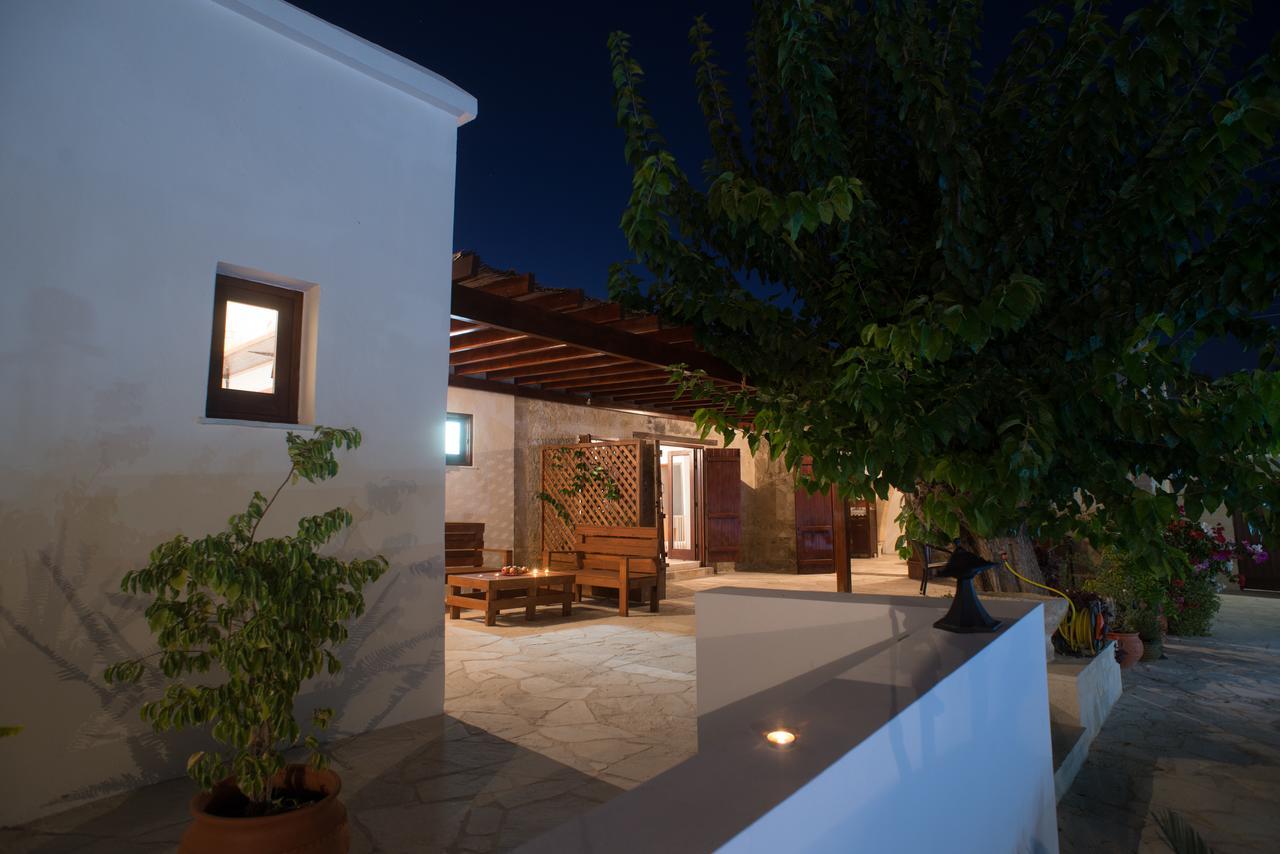 בית הארחה Pano Akourdalia 	Chloe'S House מראה חיצוני תמונה