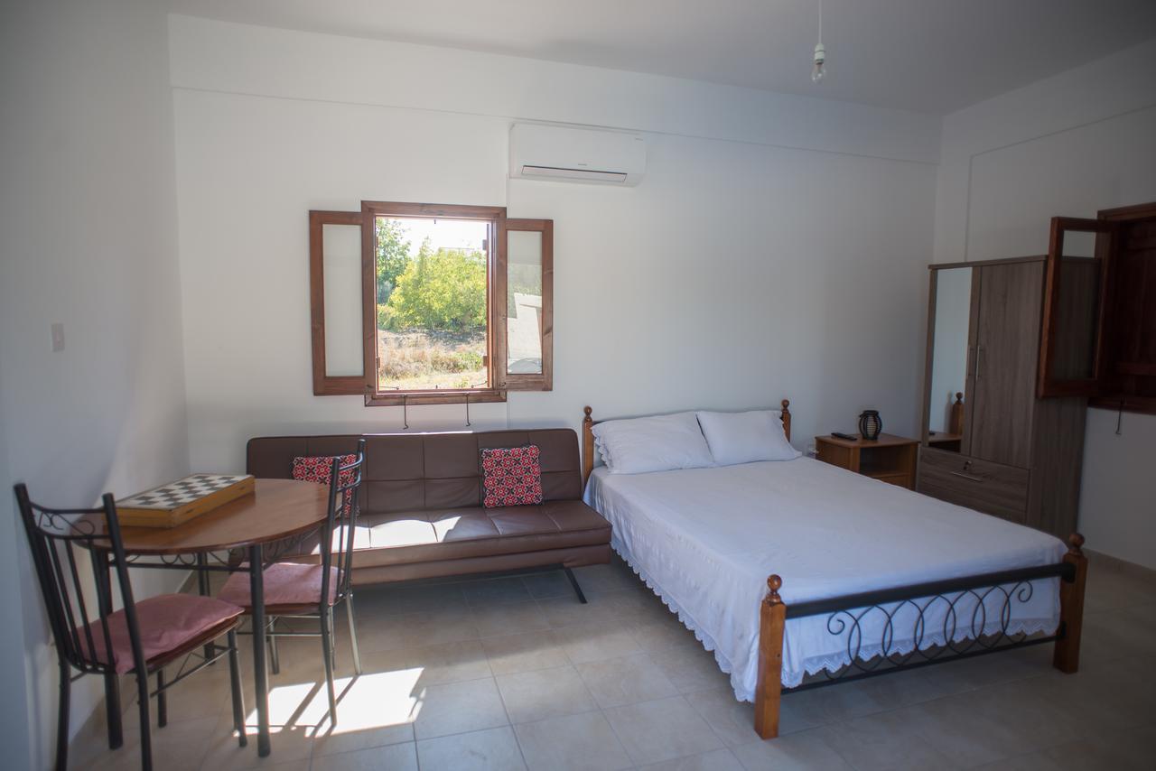 בית הארחה Pano Akourdalia 	Chloe'S House מראה חיצוני תמונה
