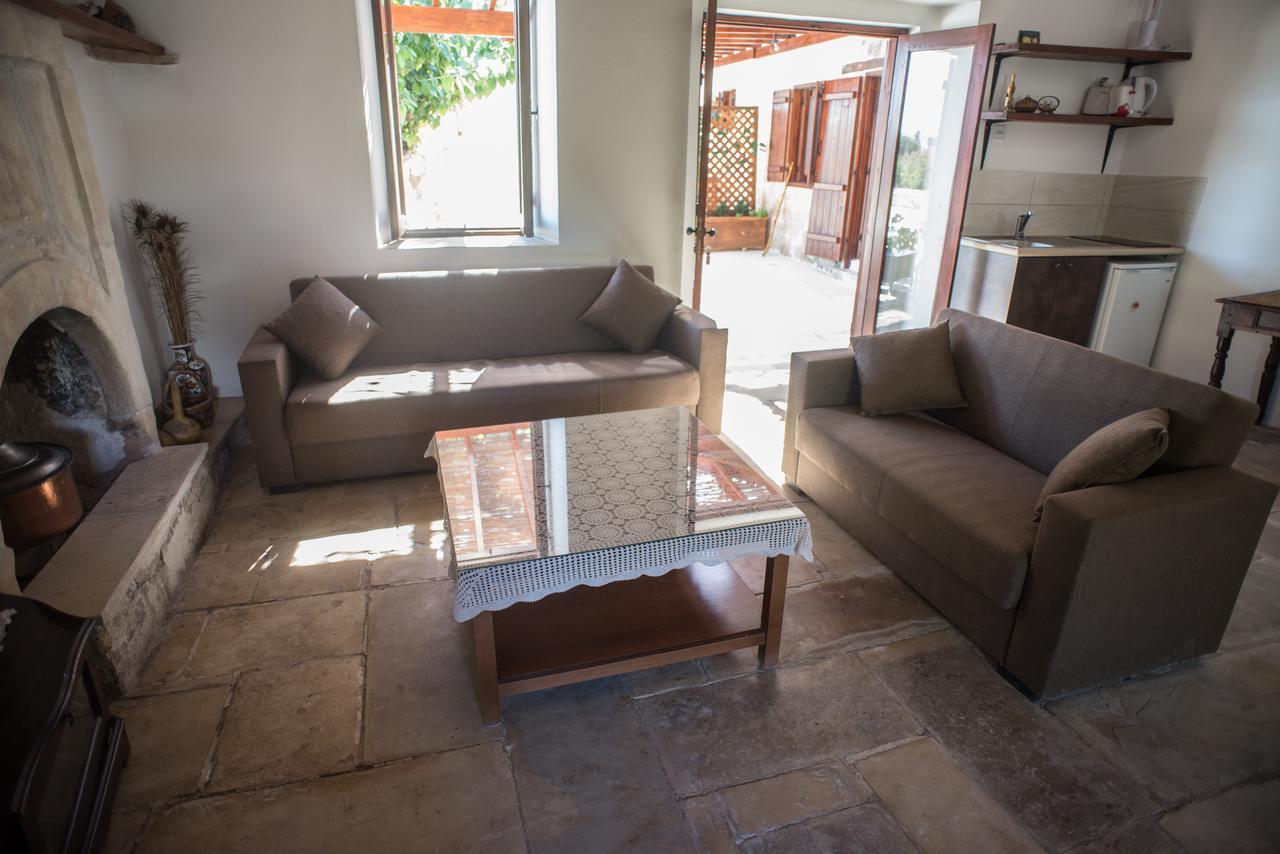 בית הארחה Pano Akourdalia 	Chloe'S House מראה חיצוני תמונה